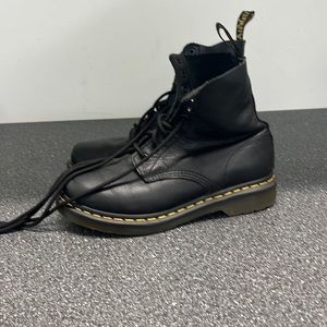 Size 8 cute Dr. Martens color black
